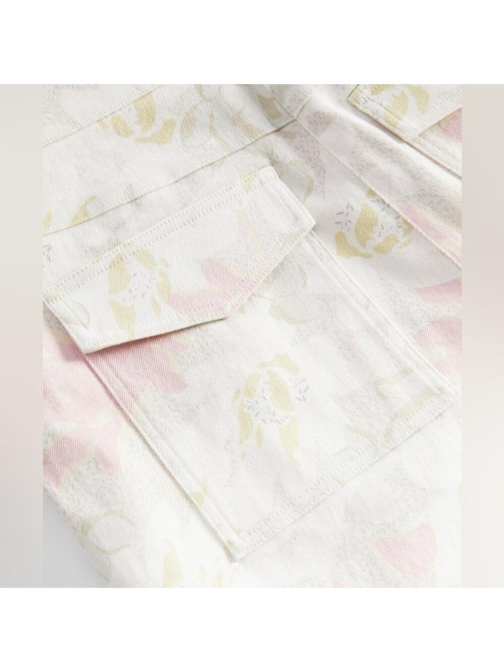 Ted Baker London Aphraa Floral Print Buckle Waist Band Tapered Trouser - Picture 5 of 12